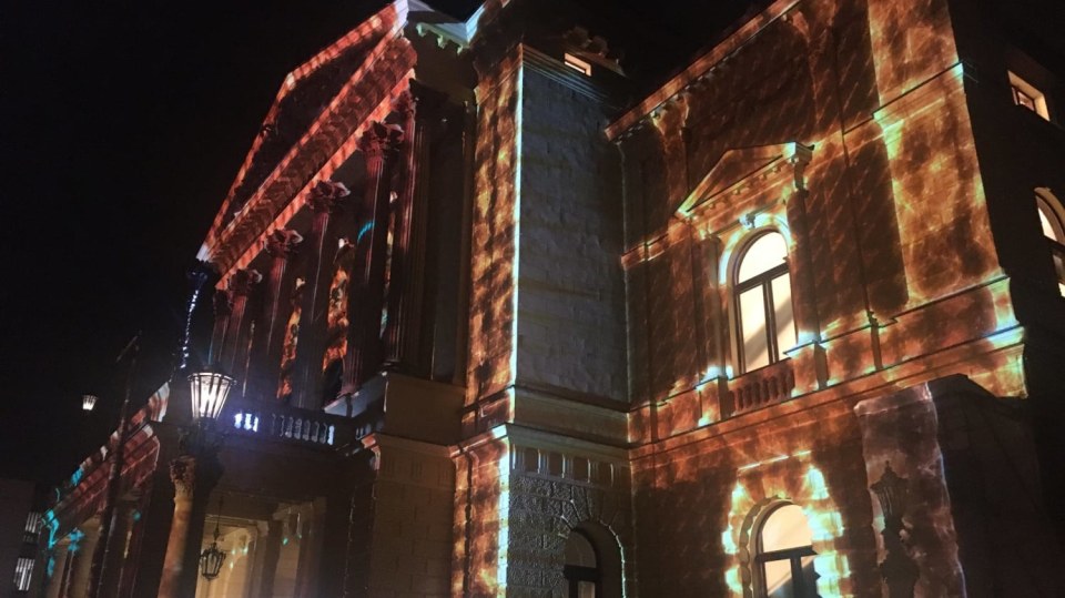 Státní opera se otevírá